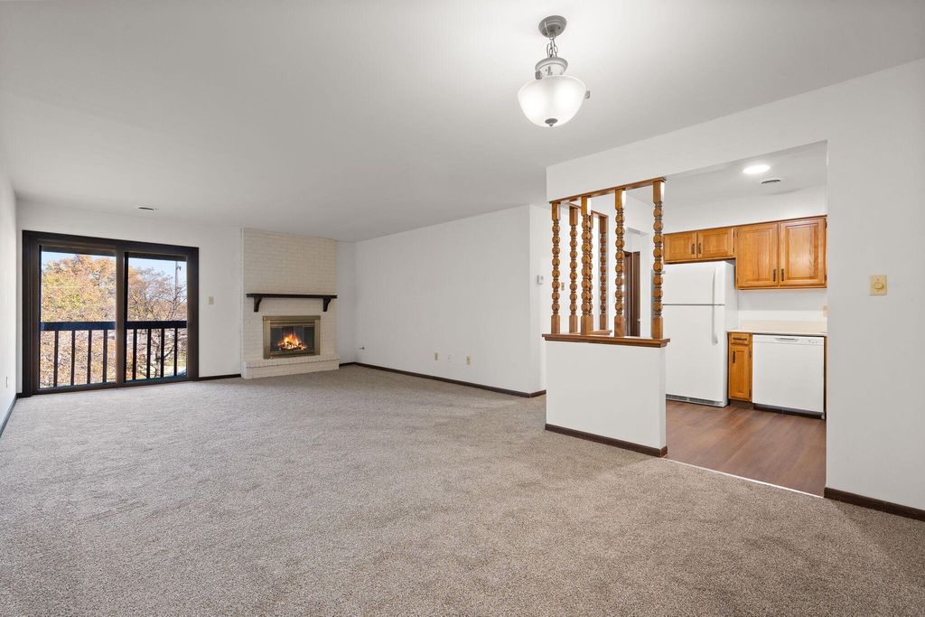 Photo of 929 W Glen Park Avenue #304, Griffith, IN 46319 (MLS # 830527)