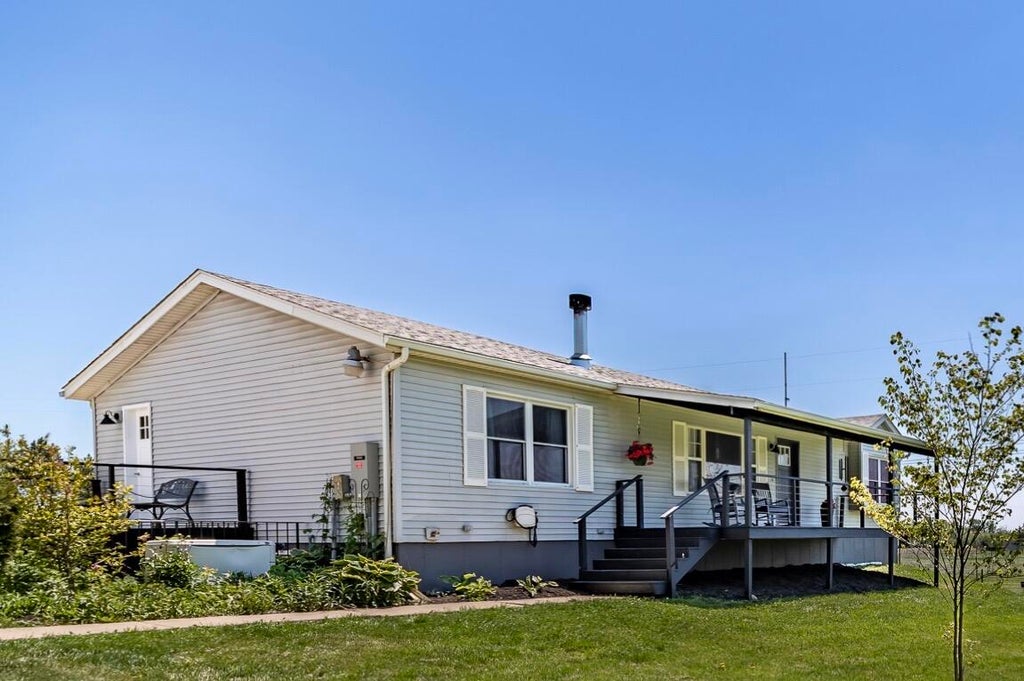 Photo of 16321 Colorado Street, Hebron, IN 46341 (MLS # 840238)