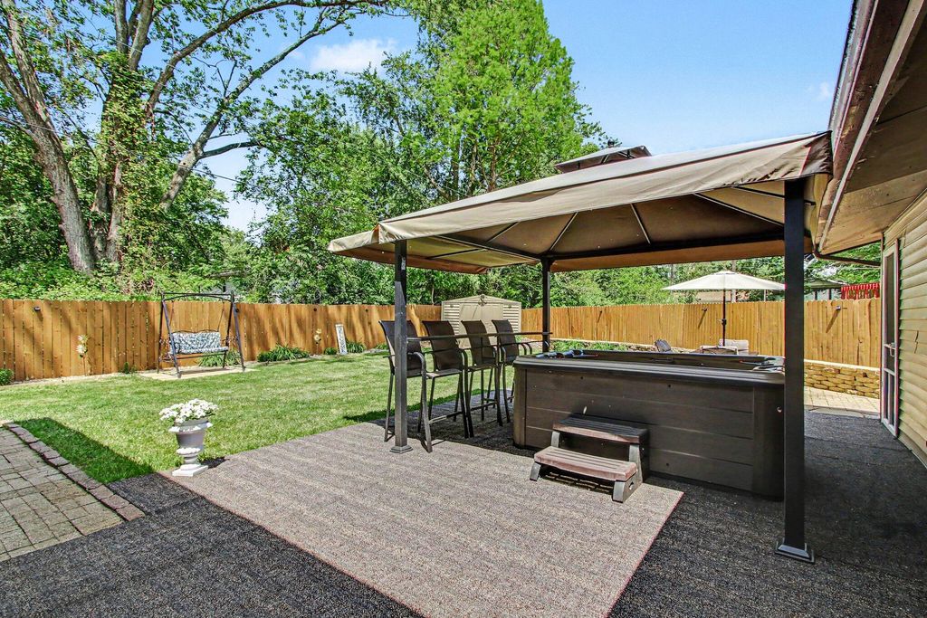 Photo of 5300 Garfield Street, Merrillville, IN 46410 (MLS # 839736)