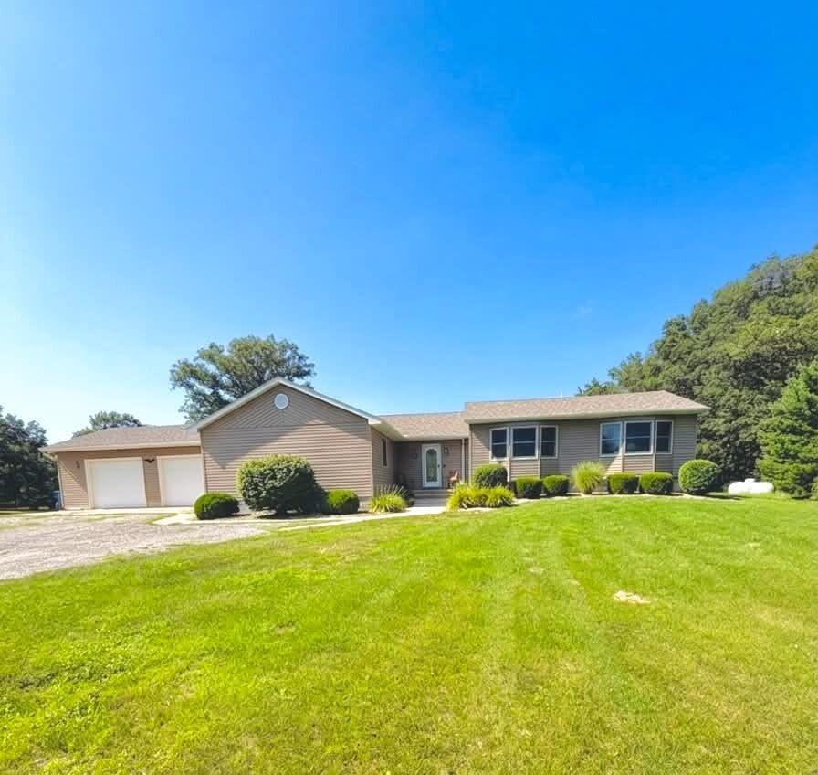 Photo 1 of 32 — 2522 W County Road 1400 N, Wheatfield, IN 46392