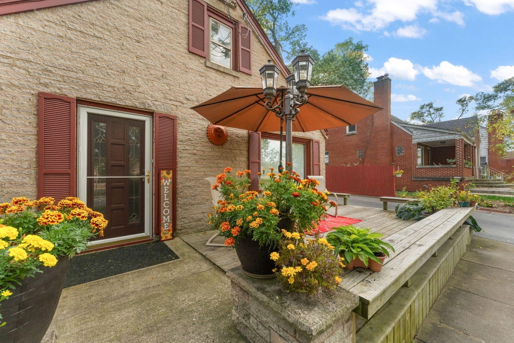 Photo of 3324 Ridge Road, Highland, IN 46322 (MLS # 846993)