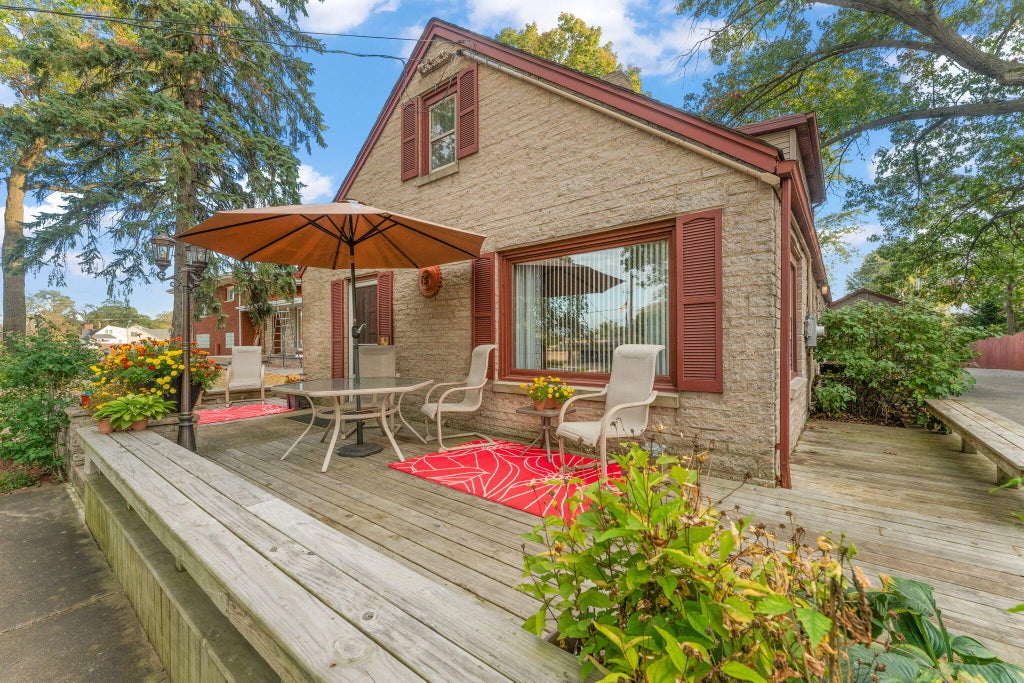 Photo of 3324 Ridge Road, Highland, IN 46322 (MLS # 846993)
