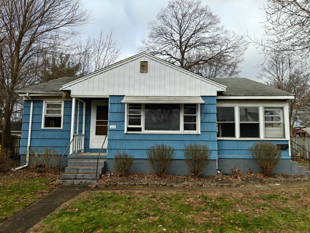 Photo of 238 N Indiana Street, Griffith, IN 46319 (MLS # 835262)