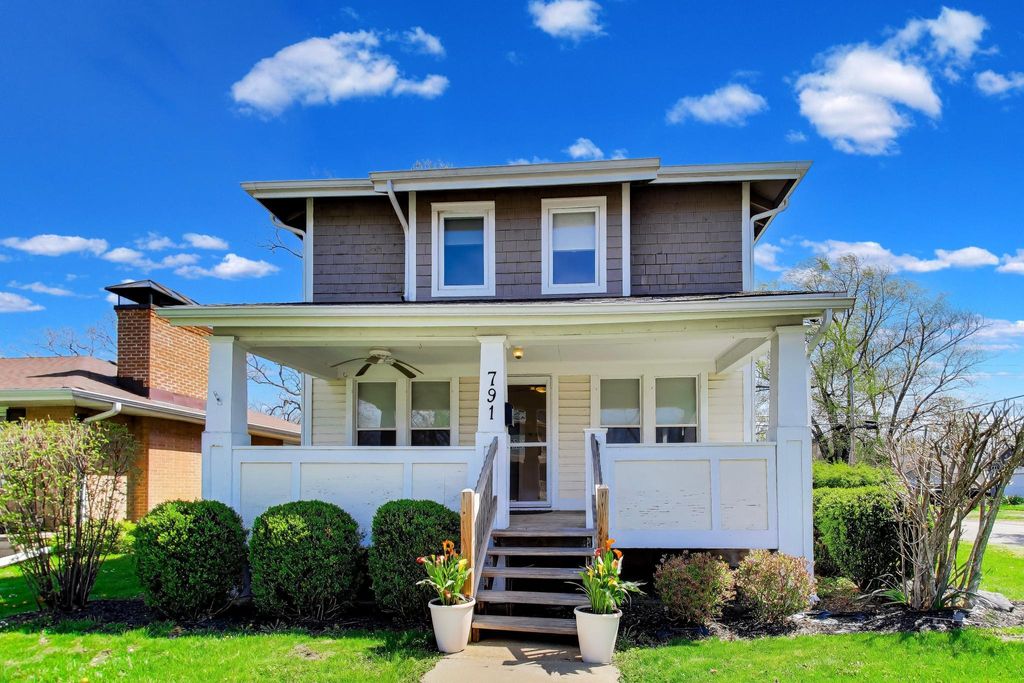 Photo of 791 Lincoln Street, Hobart, IN 46342 (MLS # 838001)