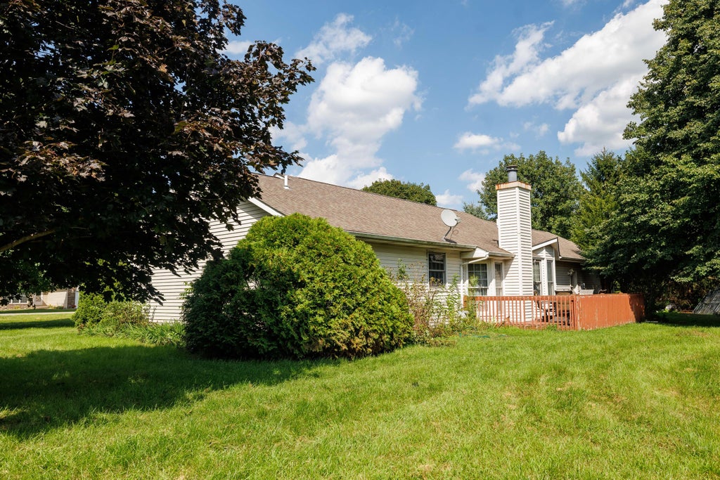 Photo of 3525 W Kozak Drive, Wheatfield, IN 46392 (MLS # 844354)