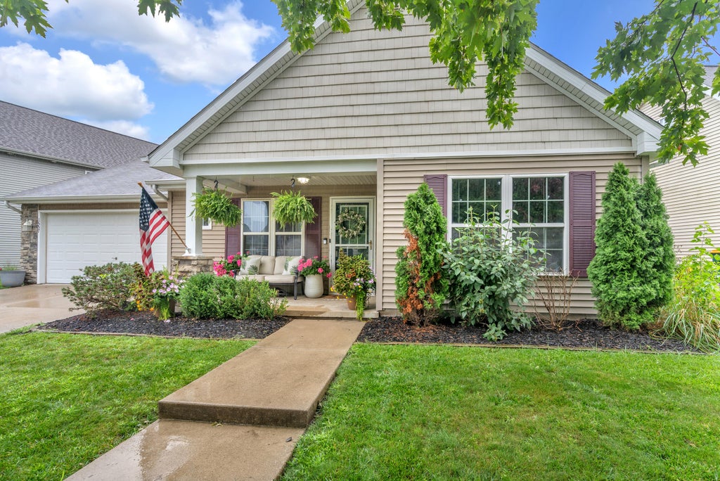 Photo of 1557 Byfield Parkway, Valparaiso, IN 46385 (MLS # 843294)