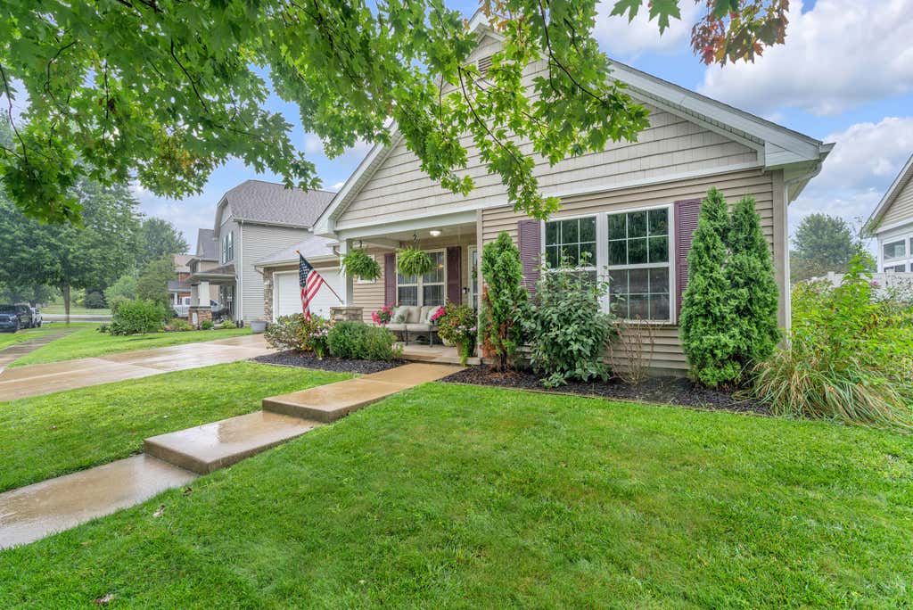 Photo of 1557 Byfield Parkway, Valparaiso, IN 46385 (MLS # 843294)