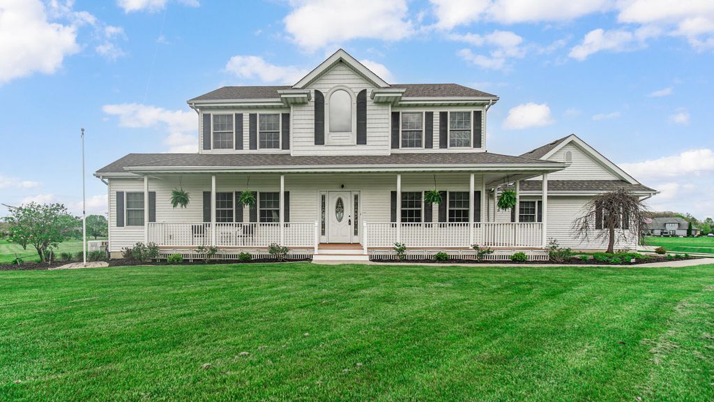 Photo of 15290 Clark Street, Crown Point, IN 46307 (MLS # 838019)