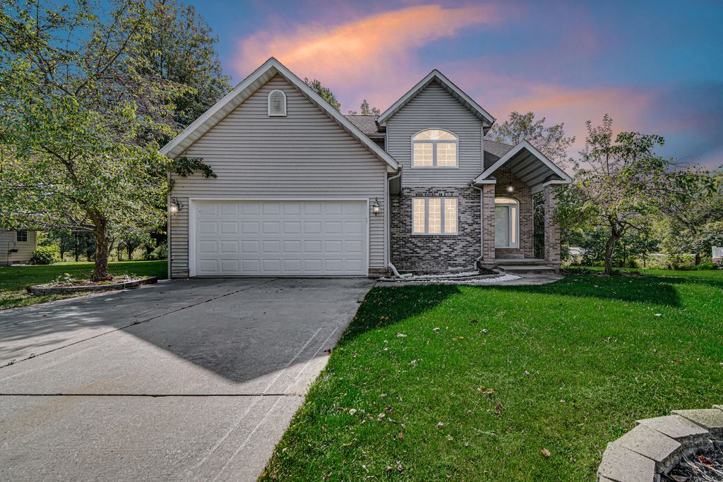 Photo of 736 Cinnamon Teal Court, Hobart, IN 46342 (MLS # 838594)