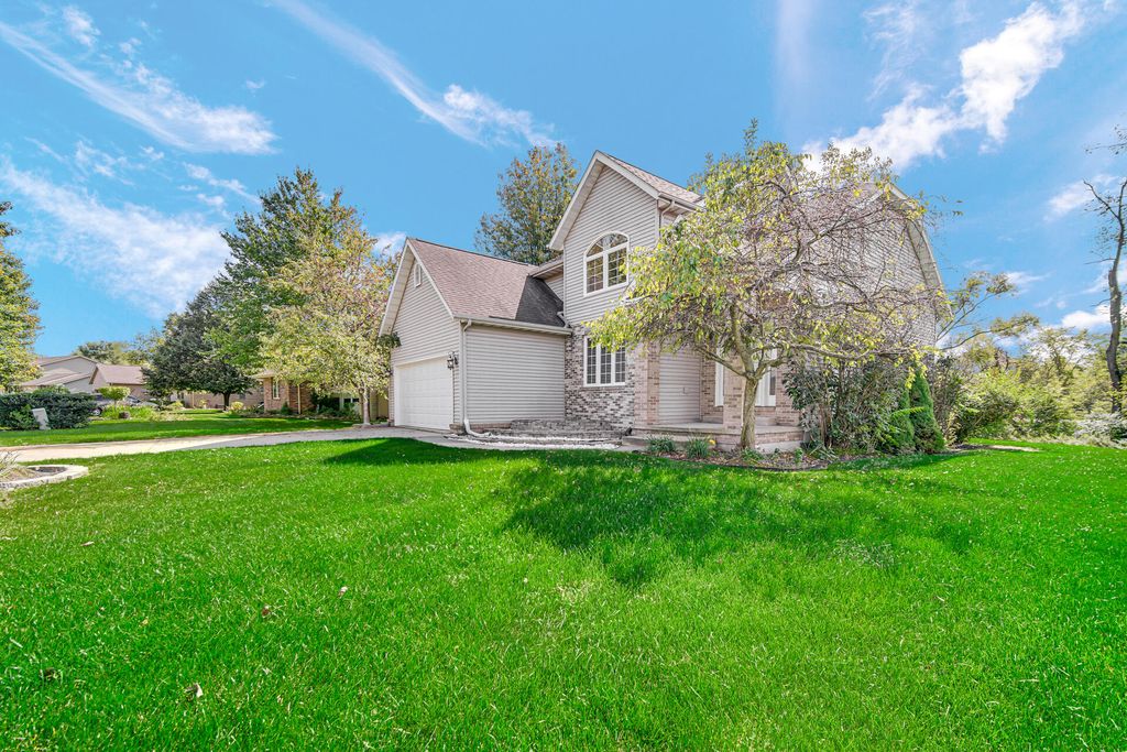 Photo of 736 Cinnamon Teal Court, Hobart, IN 46342 (MLS # 838594)