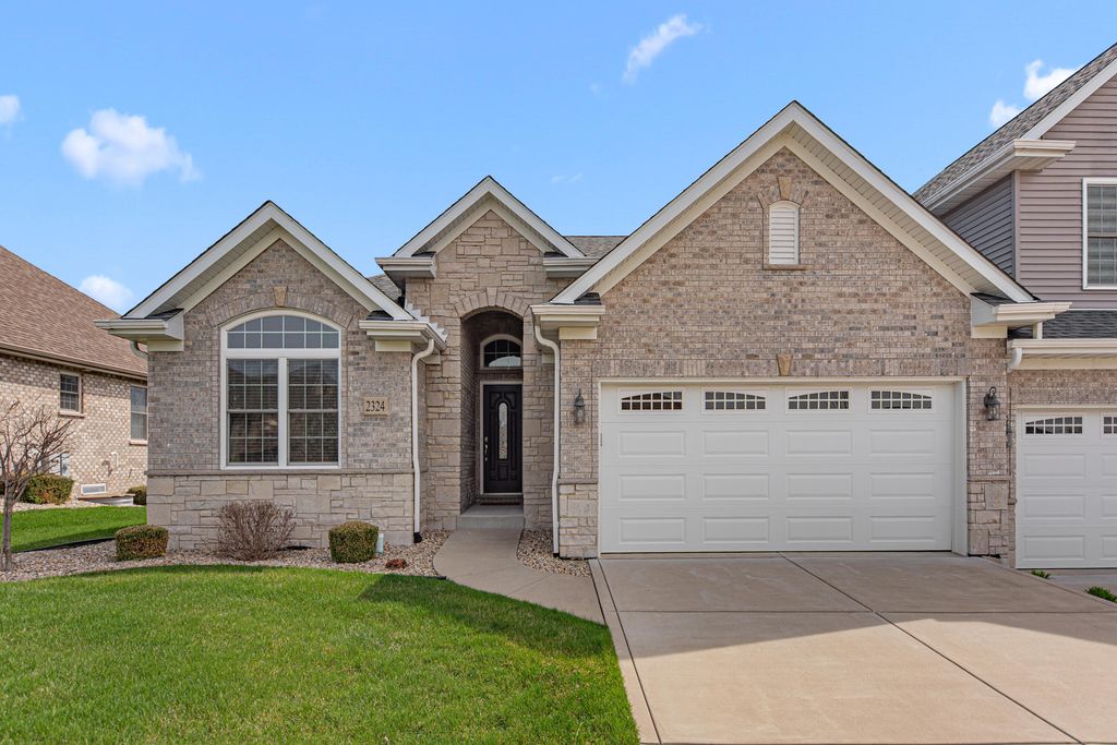 Photo of 2324 Waterford Circle E, Schererville, IN 46375 (MLS # 837034)