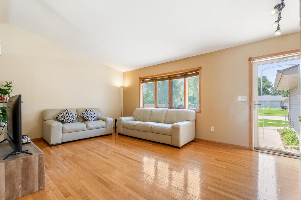Photo of 2994 Barberry Drive, Hobart, IN 46342 (MLS # 841845)