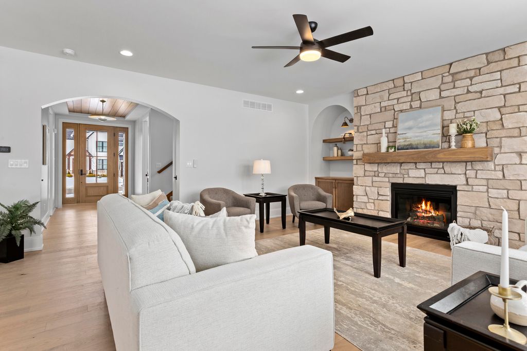 Photo of 9720 Dunegrass Way, Saint John, IN 46373 (MLS # 833916)