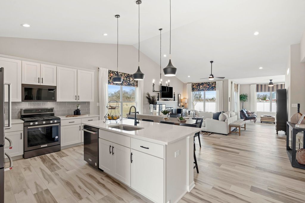 Photo of 6631 E 103rd Avenue, Crown Point, IN 46307 (MLS # 833485)