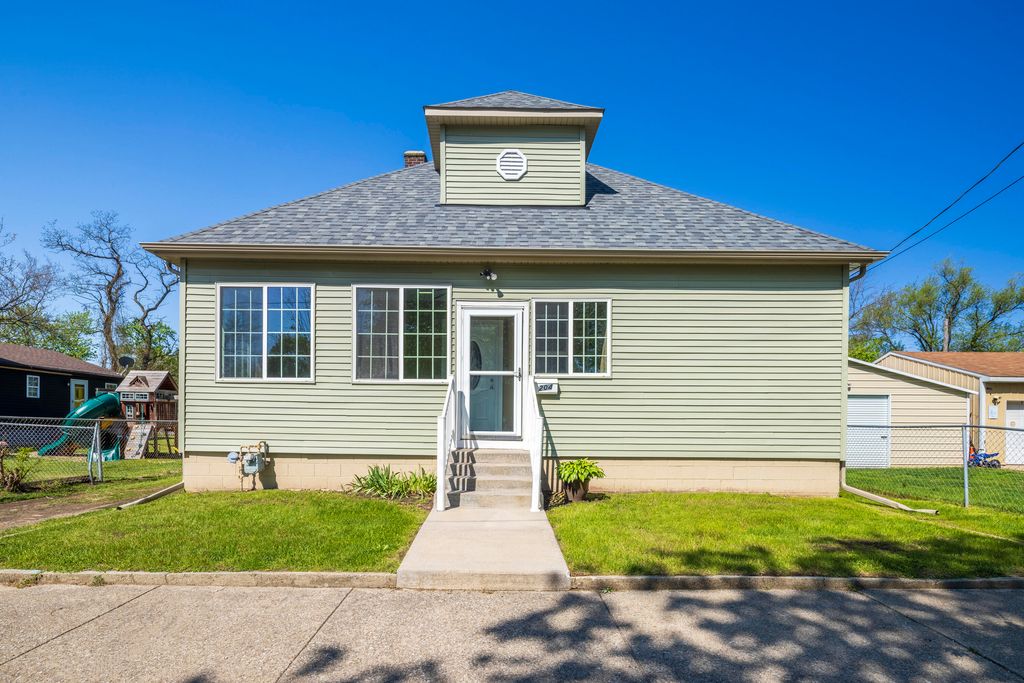 Photo of 204 Edward Street, Michigan City, IN 46360 (MLS # 838270)