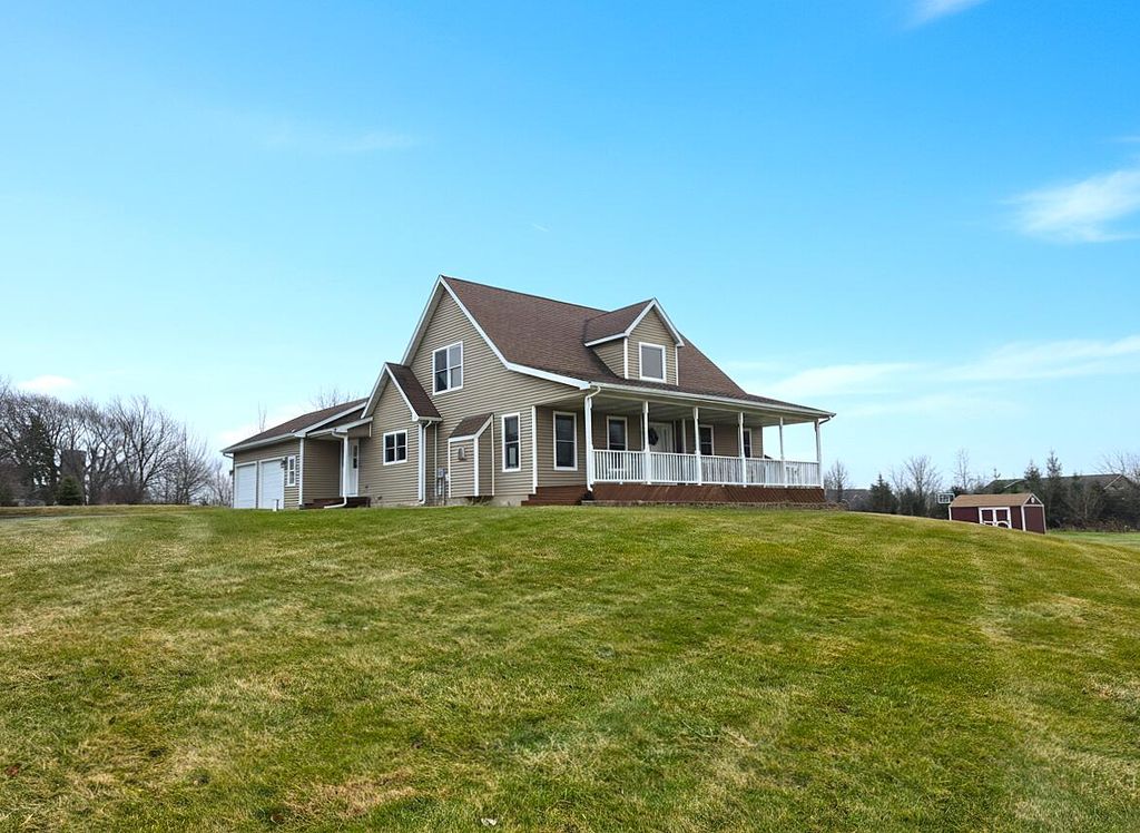 Photo of 598 W 100 N, Valparaiso, IN 46385 (MLS # 832503)