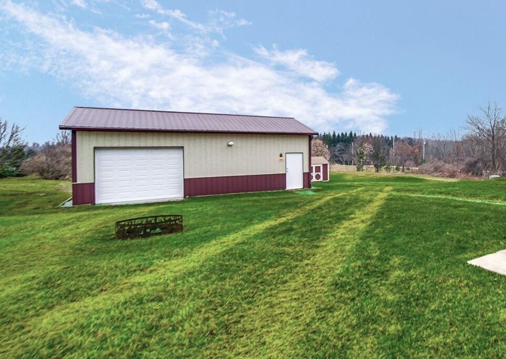 Photo of 598 W 100 N, Valparaiso, IN 46385 (MLS # 832503)