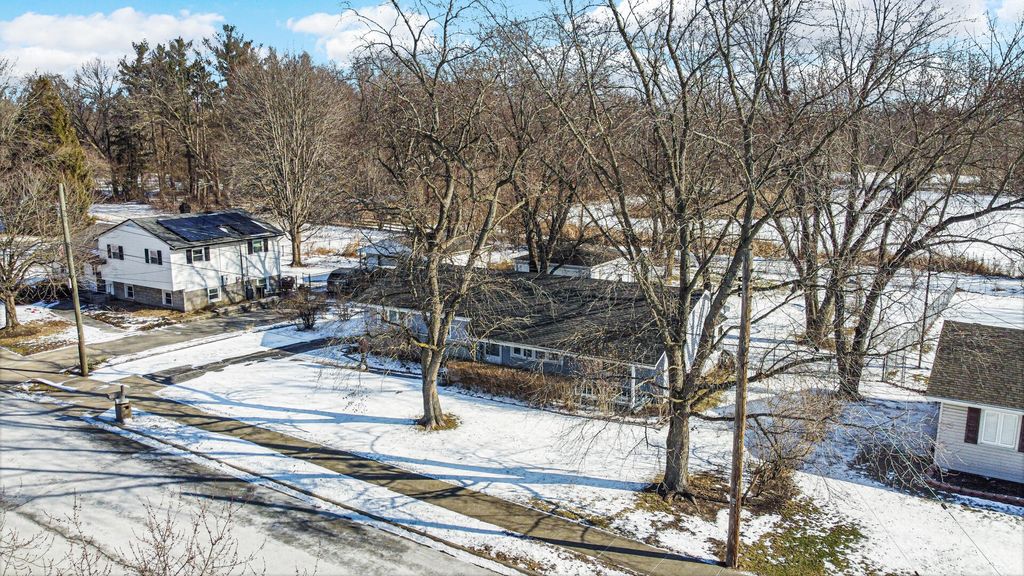 Photo of 1906 Sherman Street, Schererville, IN 46375 (MLS # 833185)