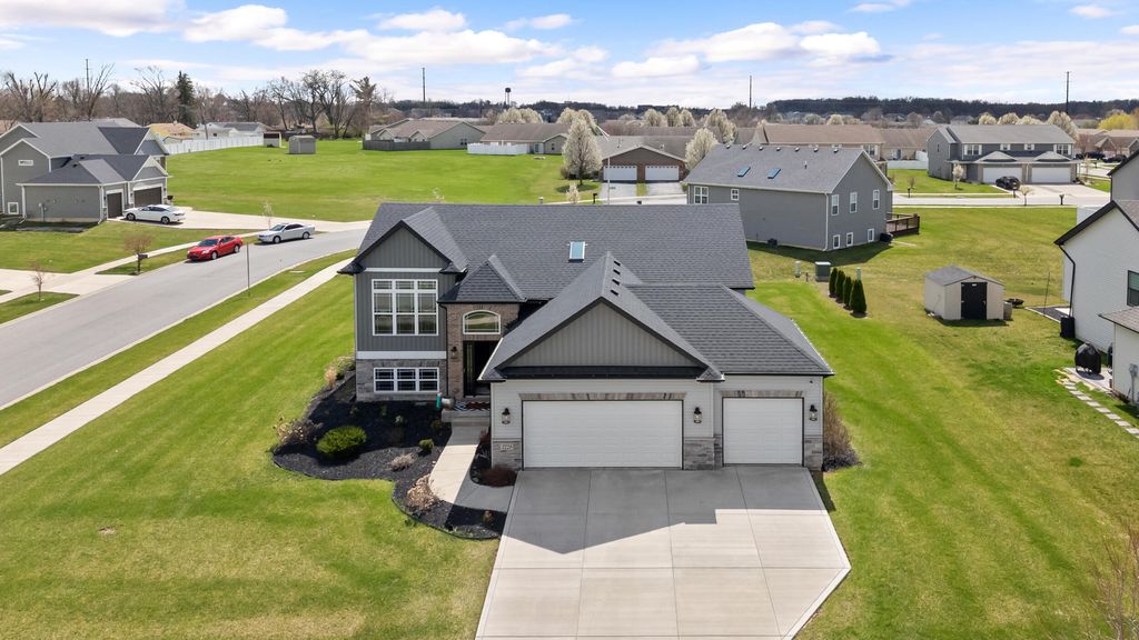 Photo of 2729 W 83rd Avenue, Merrillville, IN 46410 (MLS # 837119)