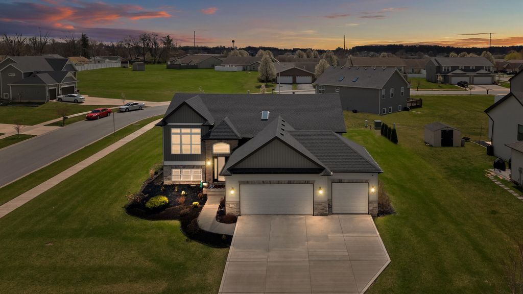 Photo of 2729 W 83rd Avenue, Merrillville, IN 46410 (MLS # 837119)