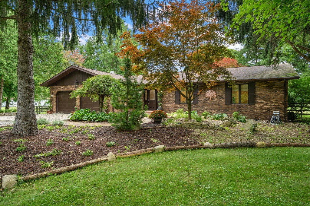 Photo of 8605 N 600 W, Michigan City, IN 46360 (MLS # 843976)