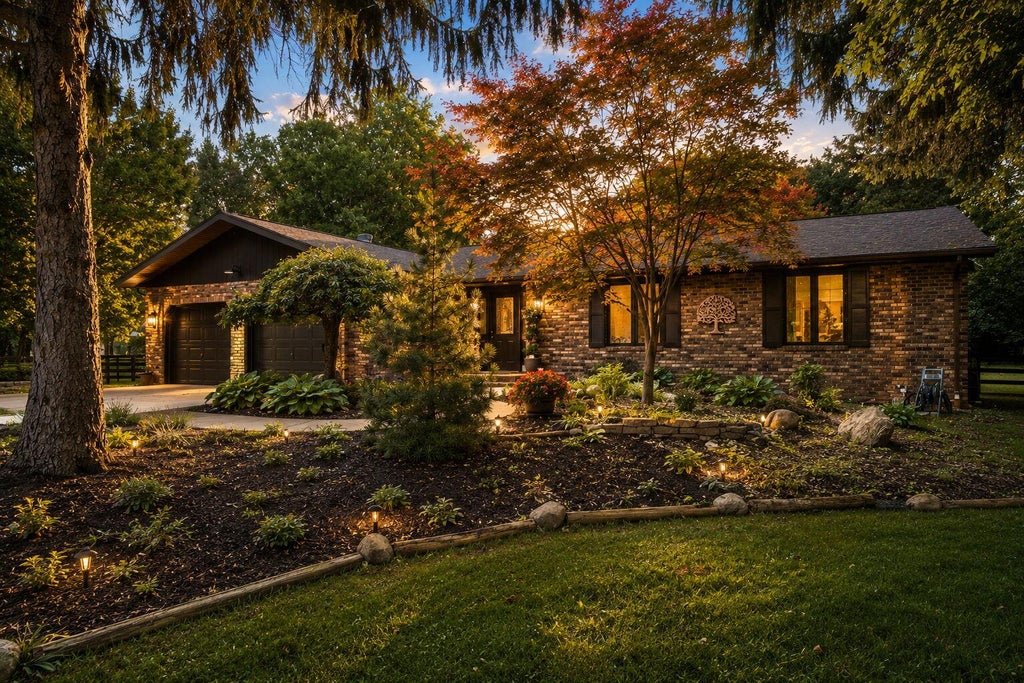 Photo of 8605 N 600 W, Michigan City, IN 46360 (MLS # 843976)