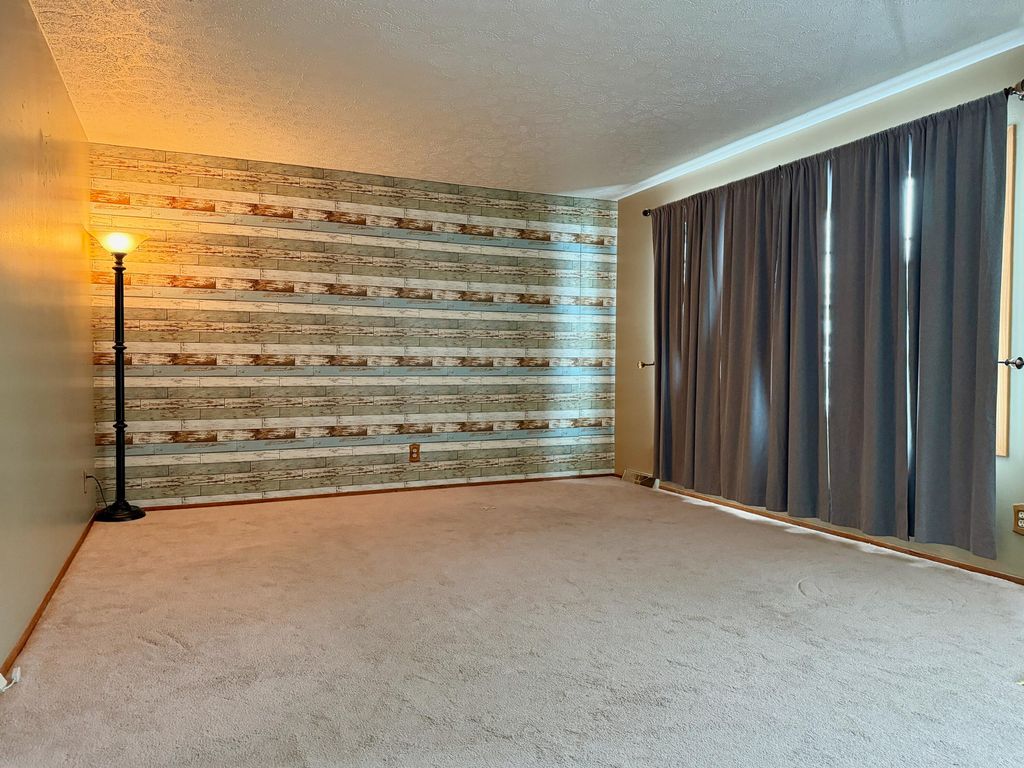 Photo of 402 E Saint Louis Street, Knox, IN 46534 (MLS # 832329)