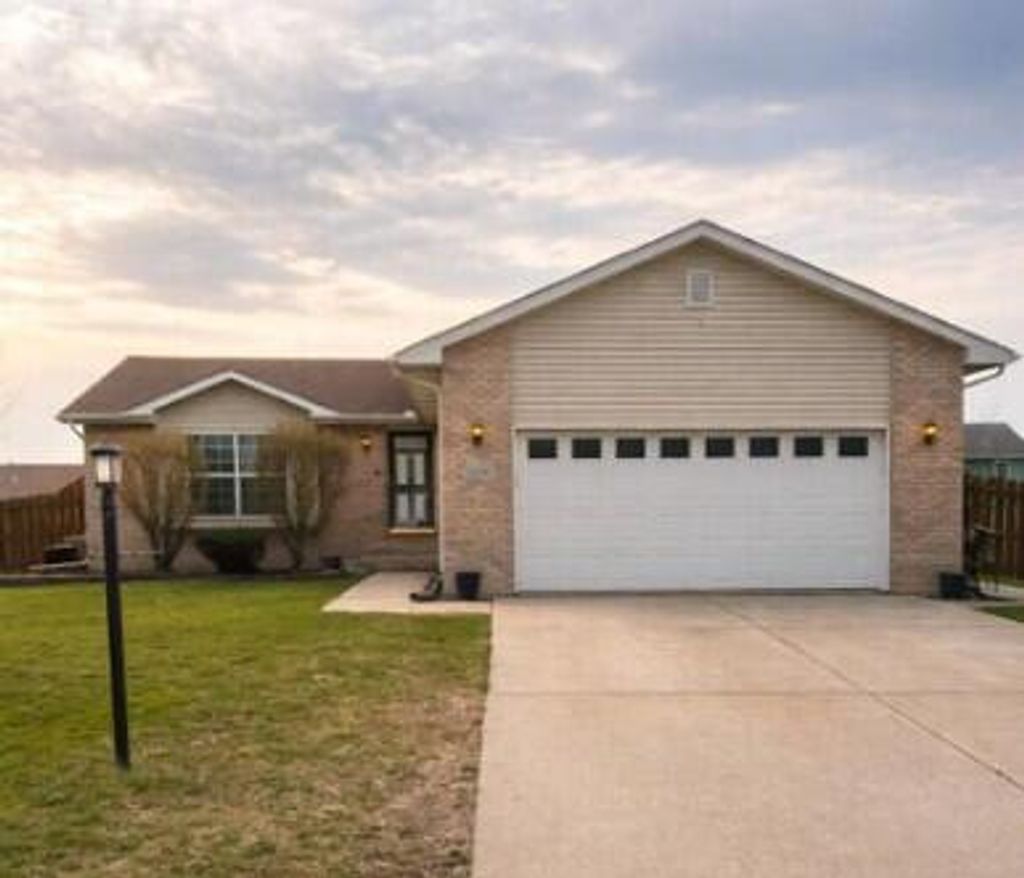 Photo of 1159 S Delaware St, Hobart, IN 46342 (MLS # 836810)