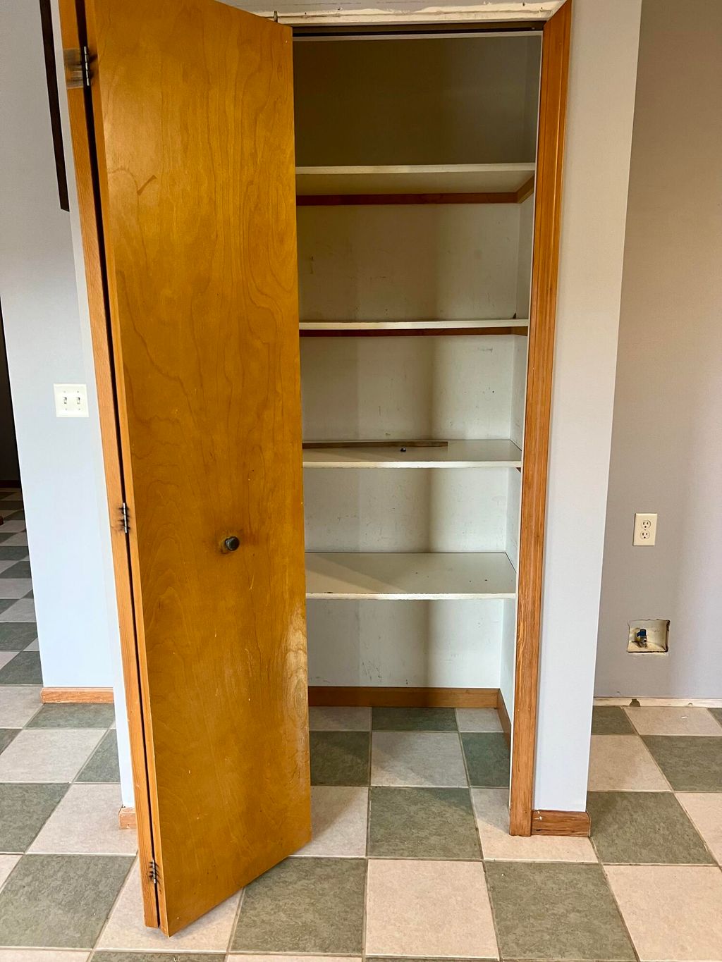 Photo of 1159 S Delaware St, Hobart, IN 46342 (MLS # 836810)