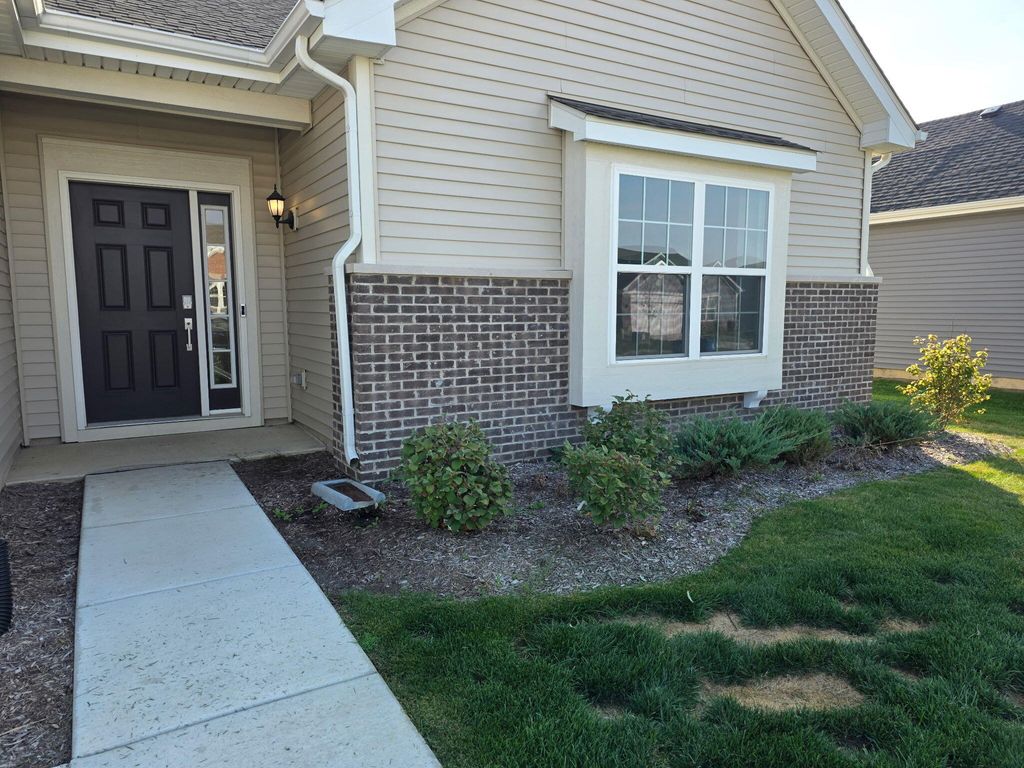 Photo of 10981 Thomas Street, Winfield, IN 46307 (MLS # 829372)