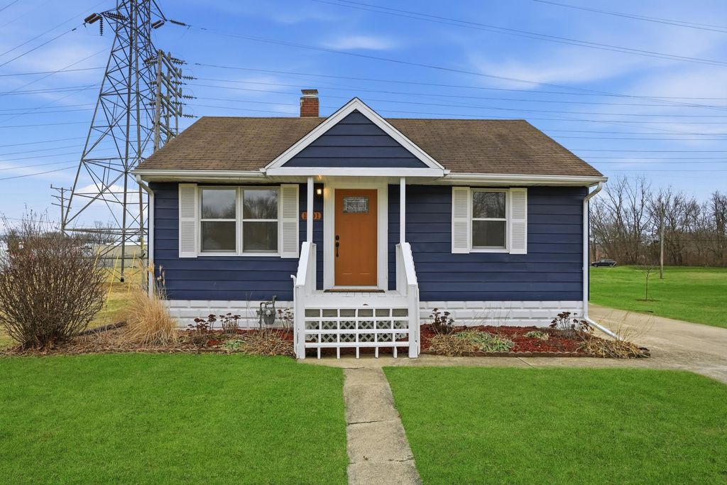 Photo of 1101 Sycamore Street, Crown Point, IN 46307 (MLS # 832644)