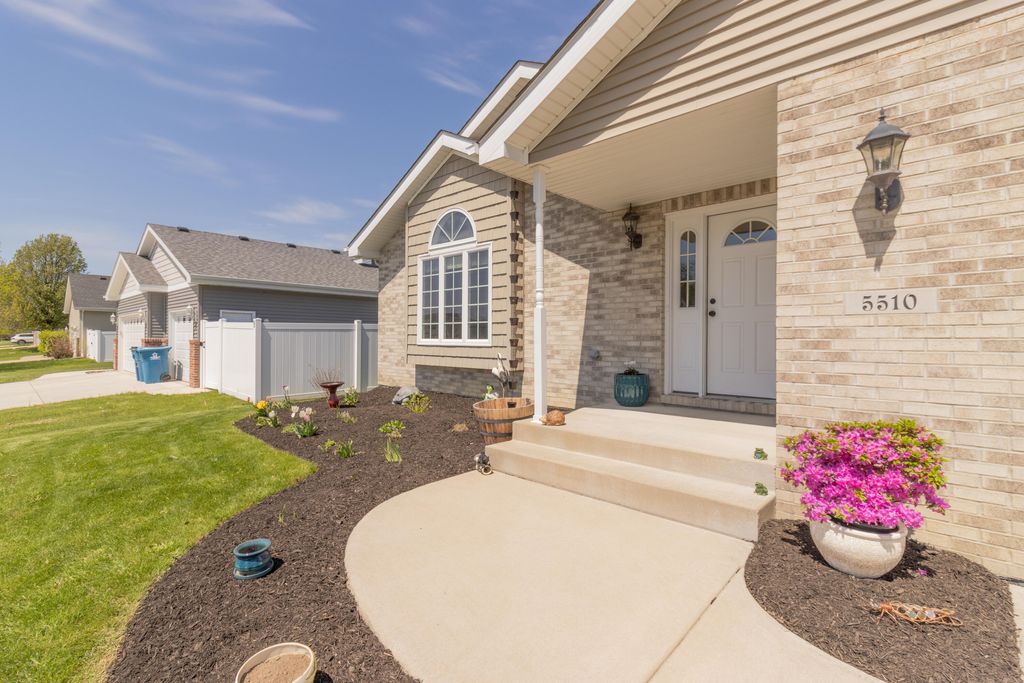 Photo of 5510 Malibu Drive, Lowell, IN 46356 (MLS # 837674)