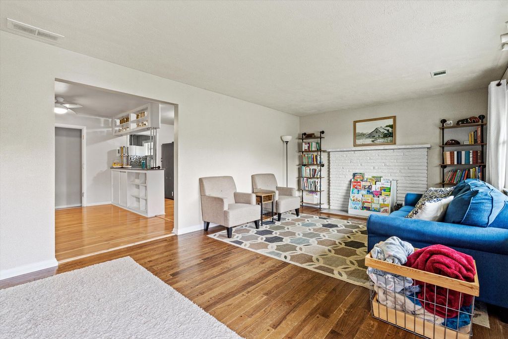 Photo of 7145 Delaware Street, Merrillville, IN 46410 (MLS # 829524)