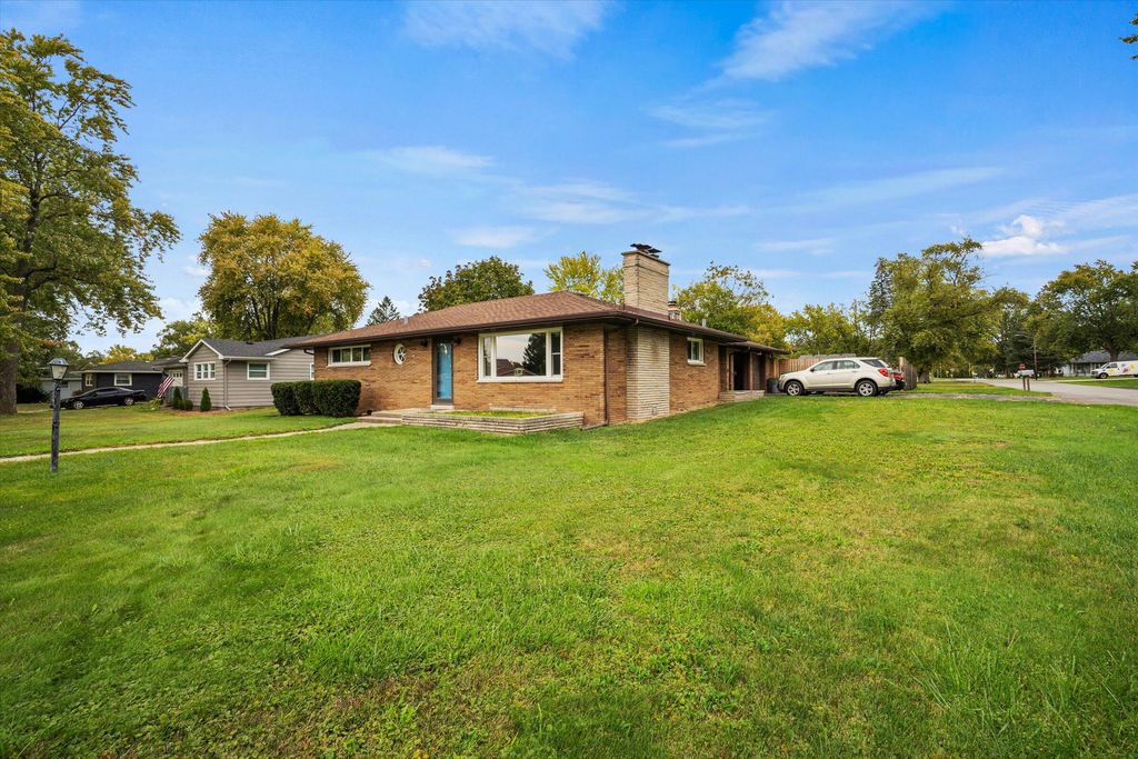 Photo of 7145 Delaware Street, Merrillville, IN 46410 (MLS # 829524)