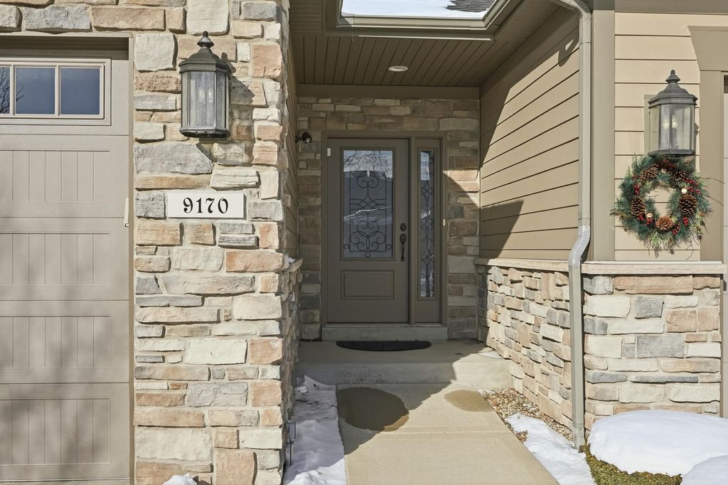 Photo of 9170 W 107th Place, Saint John, IN 46373 (MLS # 833546)