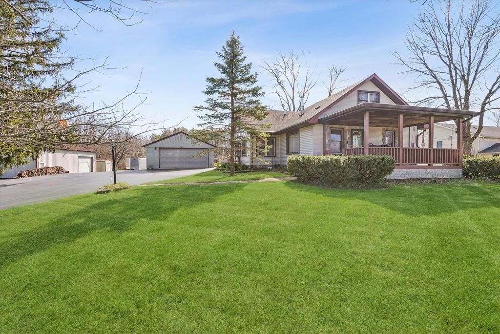Photo of 8209 Austin Avenue, Schererville, IN 46375 (MLS # 837274)