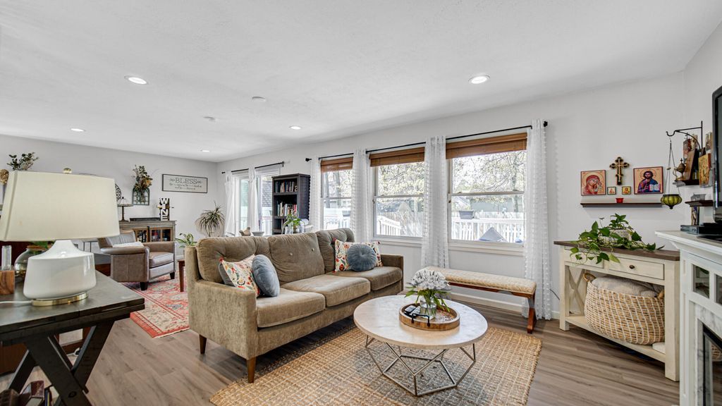 Photo of 1460 Admiral Drive, Chesterton, IN 46304 (MLS # 837577)