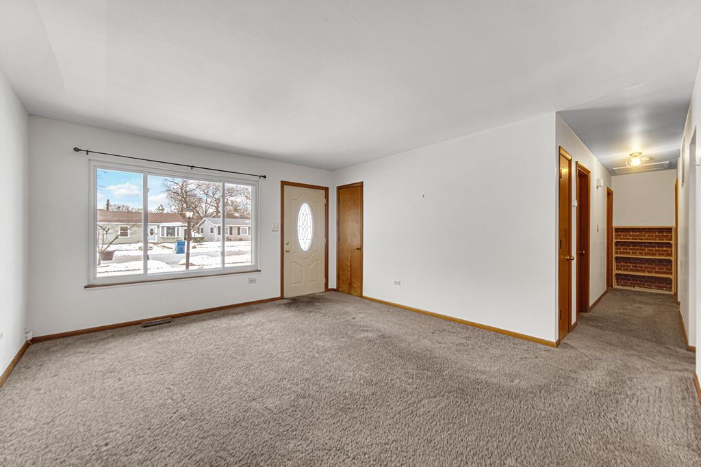 Photo of 227 N Wright Street, Griffith, IN 46319 (MLS # 831801)