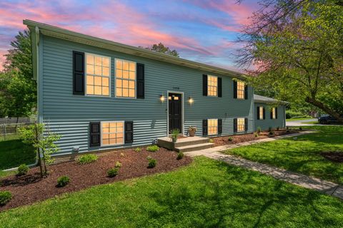 Single Family Residence in Valparaiso IN 1408 Peachtree Drive.jpg