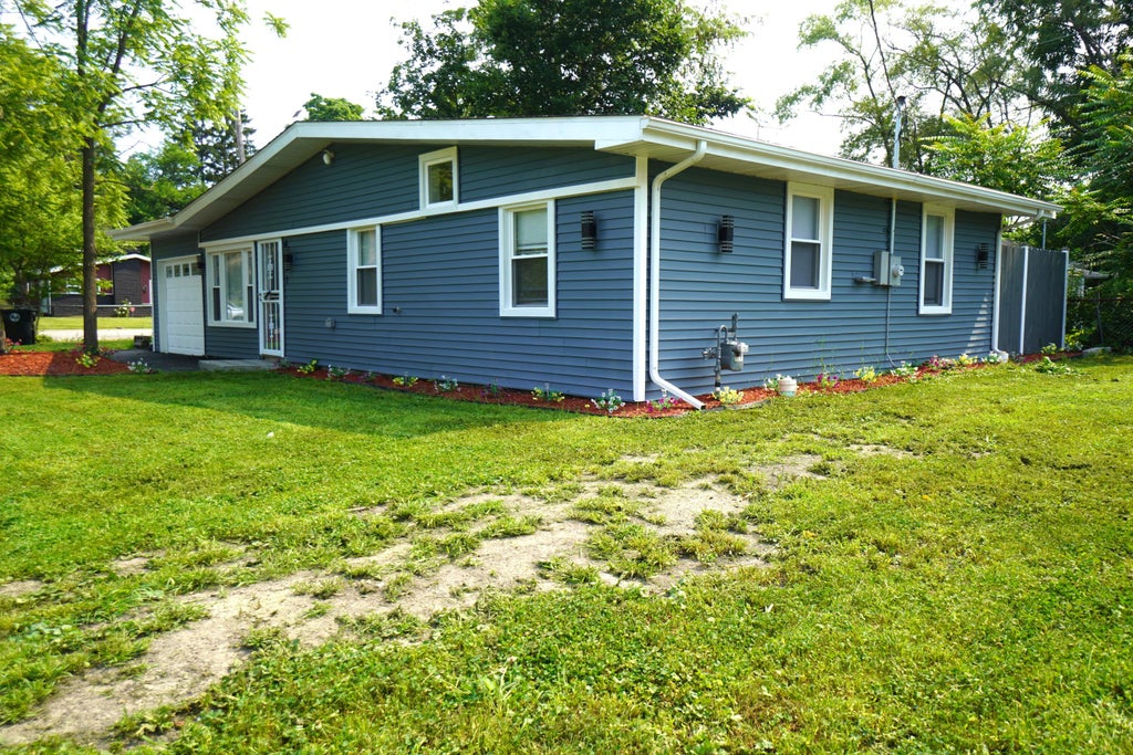 Photo of 4701 Carolina Street, Gary, IN 46409 (MLS # 843019)