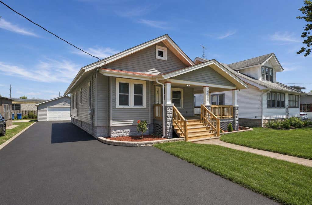 Photo of 2025 Church Street, Dyer, IN 46311 (MLS # 841993)