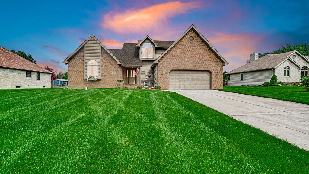Photo of 315 Kenbridge Court, Valparaiso, IN 46385 (MLS # 838082)