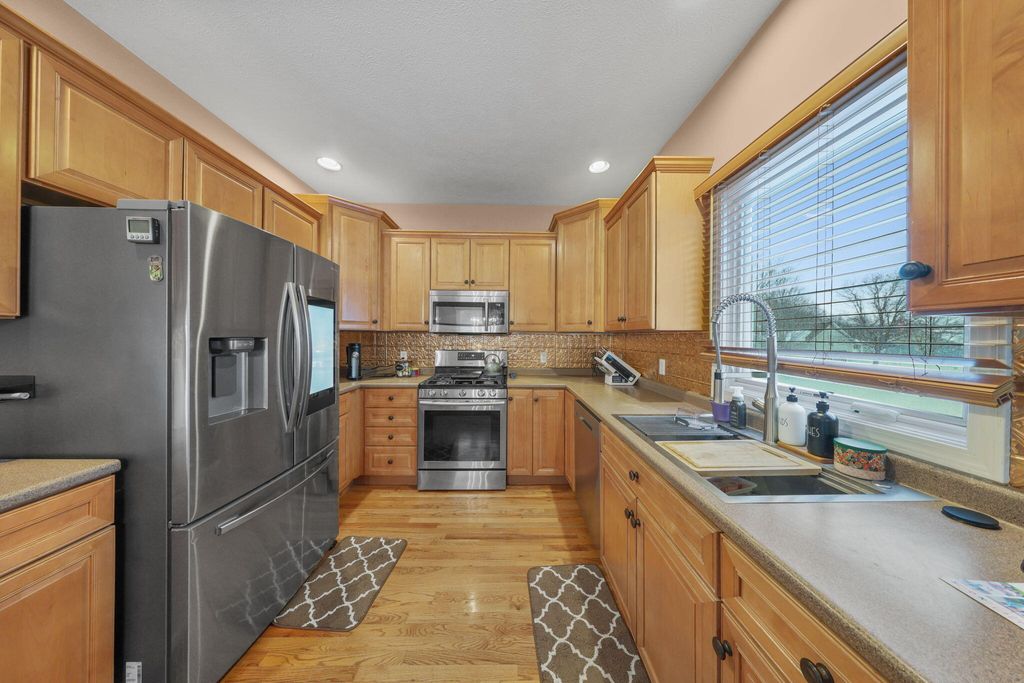 Photo of 842 E Sportsman Ln, La Porte, IN 46350 (MLS # 833750)