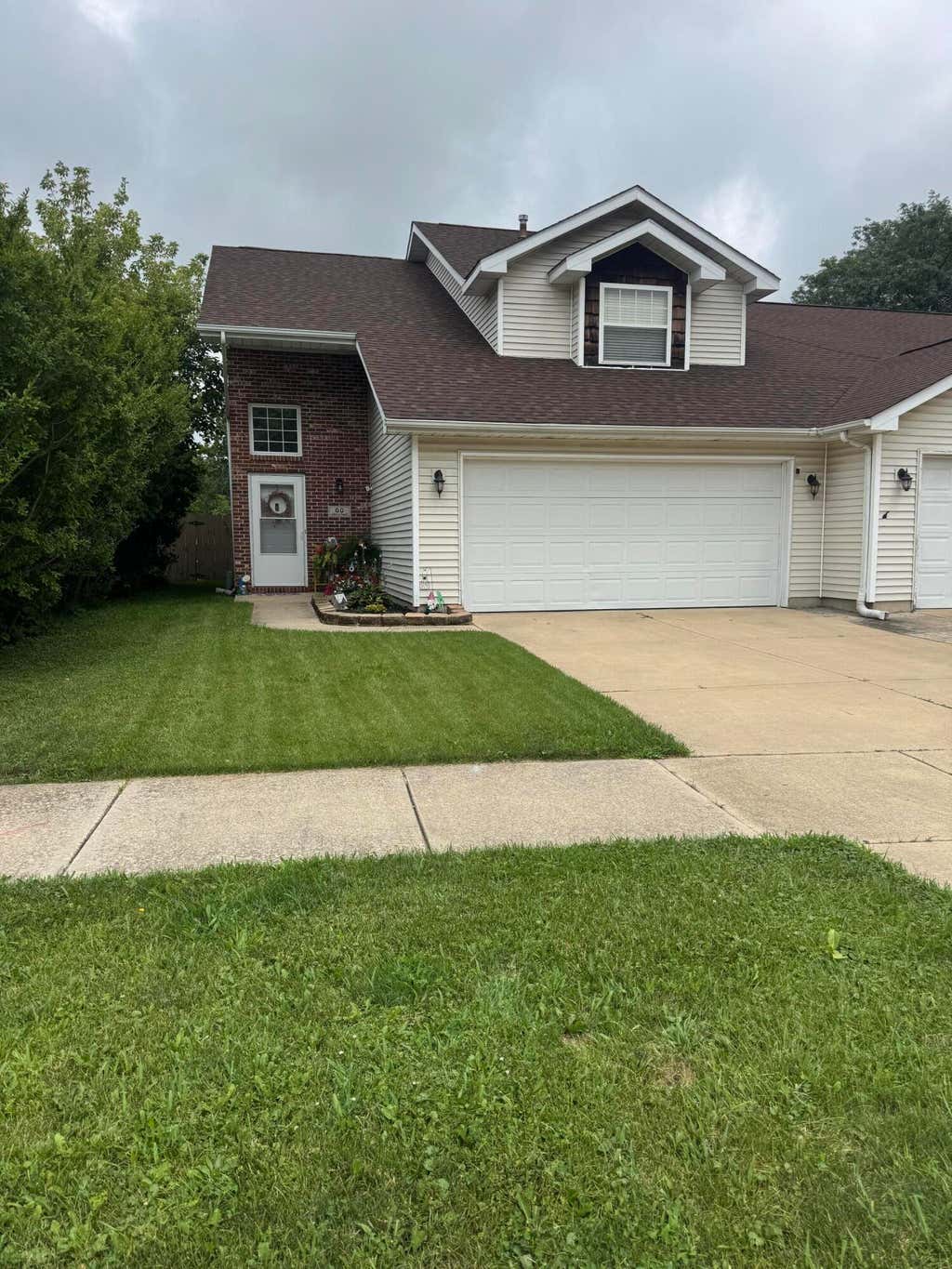 Photo of 60 Lukes Court, Hobart, IN 46342 (MLS # 843307)