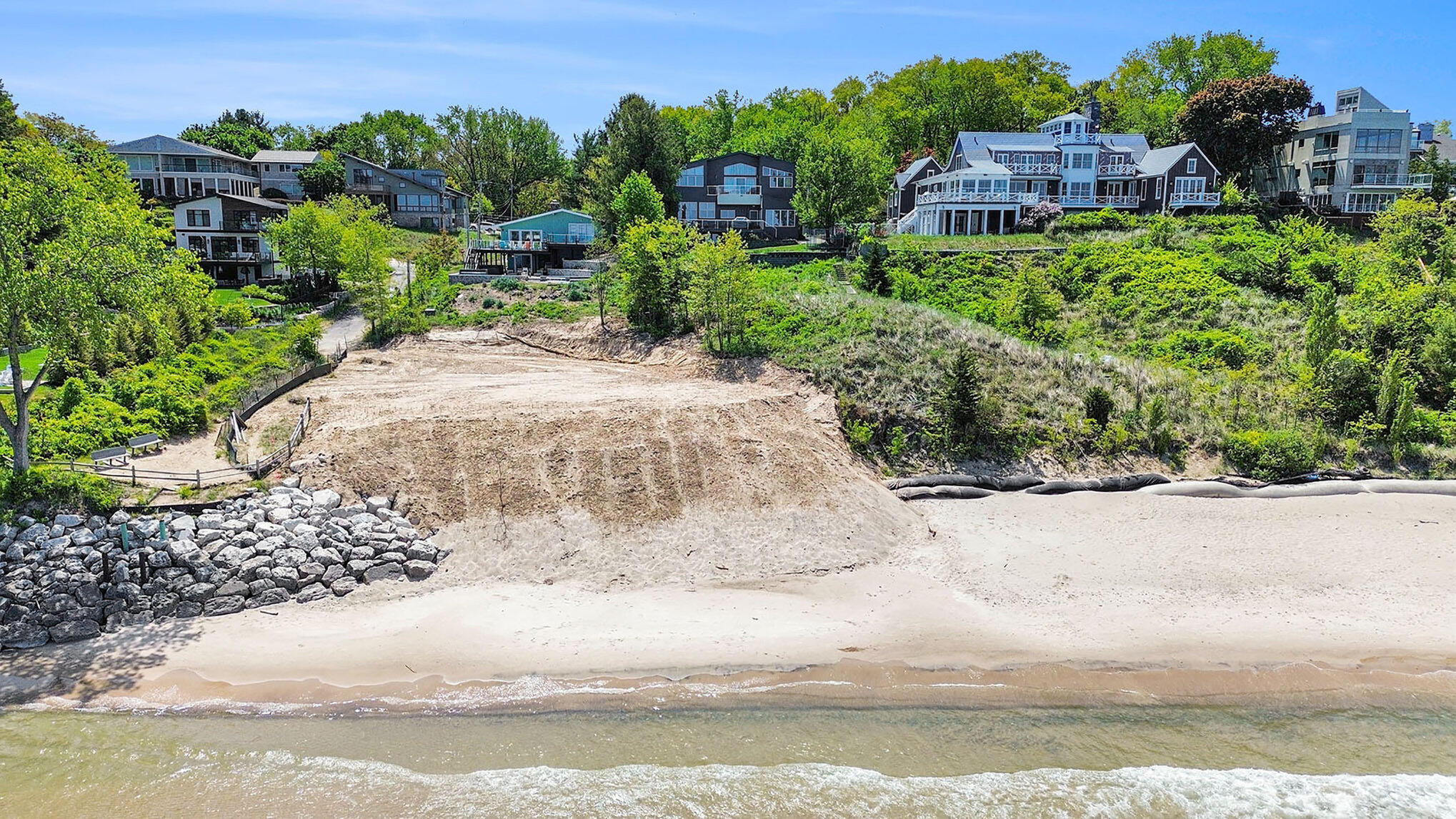 4281 Lake Shore Drive