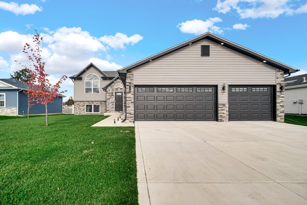 Photo of 5816 Bleacher Drive, Portage, IN 46368 (MLS # 830203)