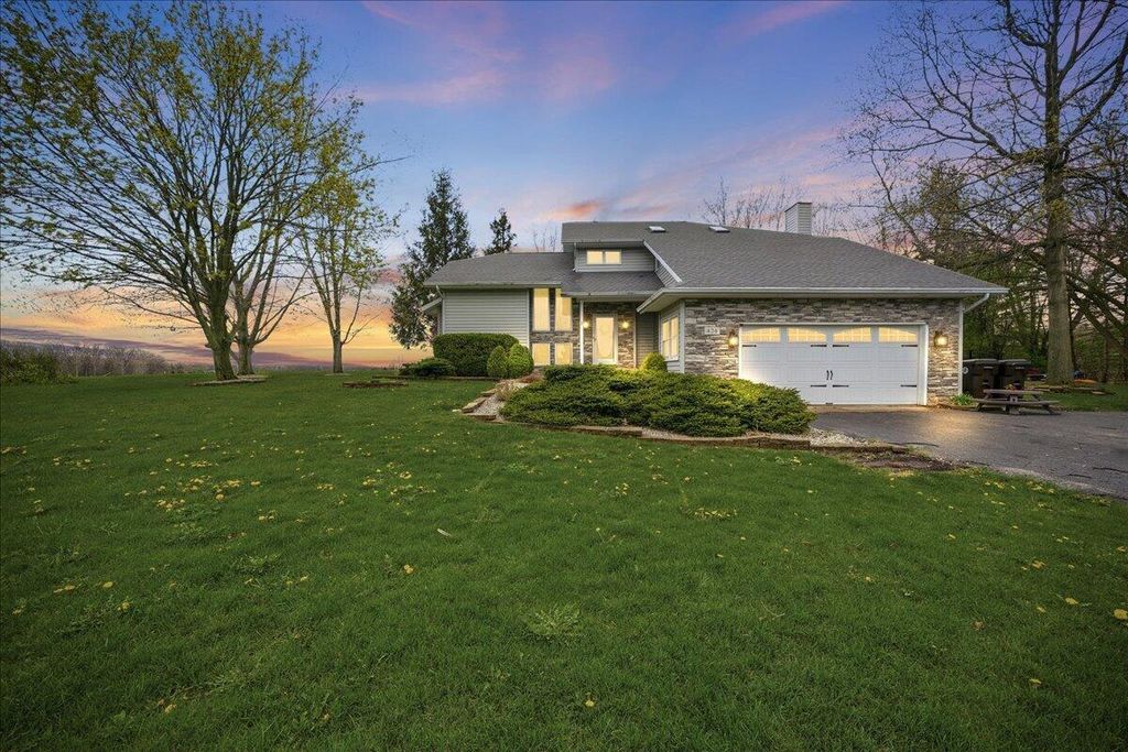 Photo of 426 Laurel Lane, Valparaiso, IN 46385 (MLS # 837352)