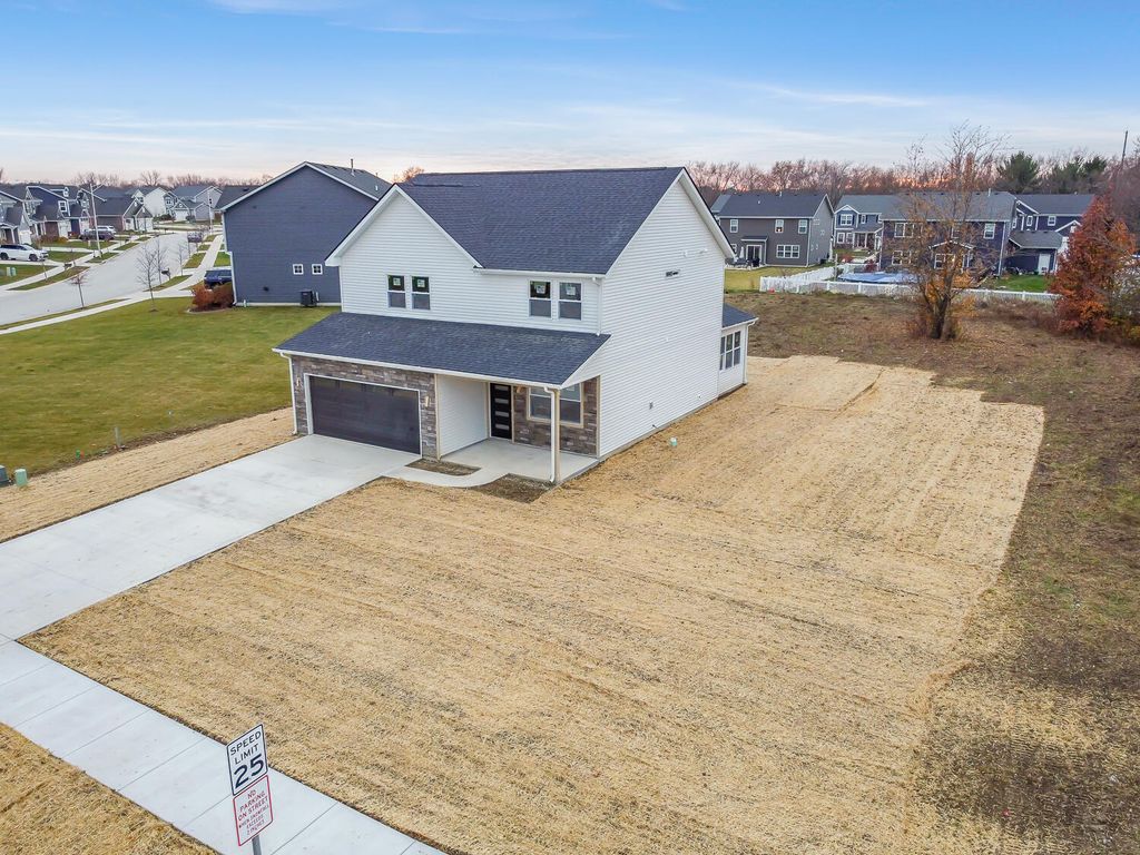 Photo of 2916 Amberleigh Lane, Schererville, IN 46375 (MLS # 831377)