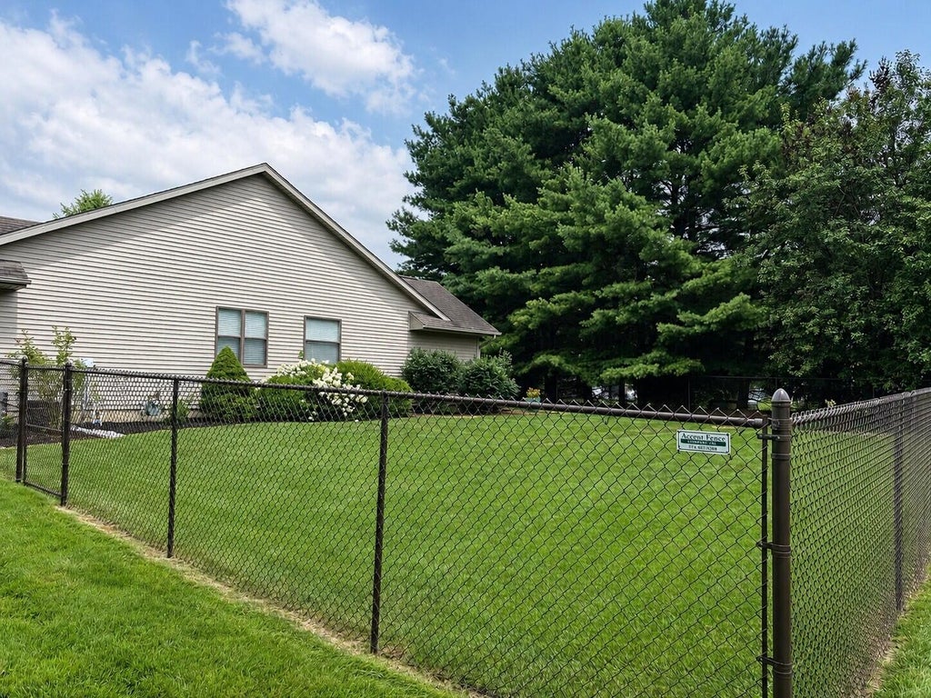 Photo of 4117 E Oldfield Drive, Leesburg, IN 46538 (MLS # 842989)
