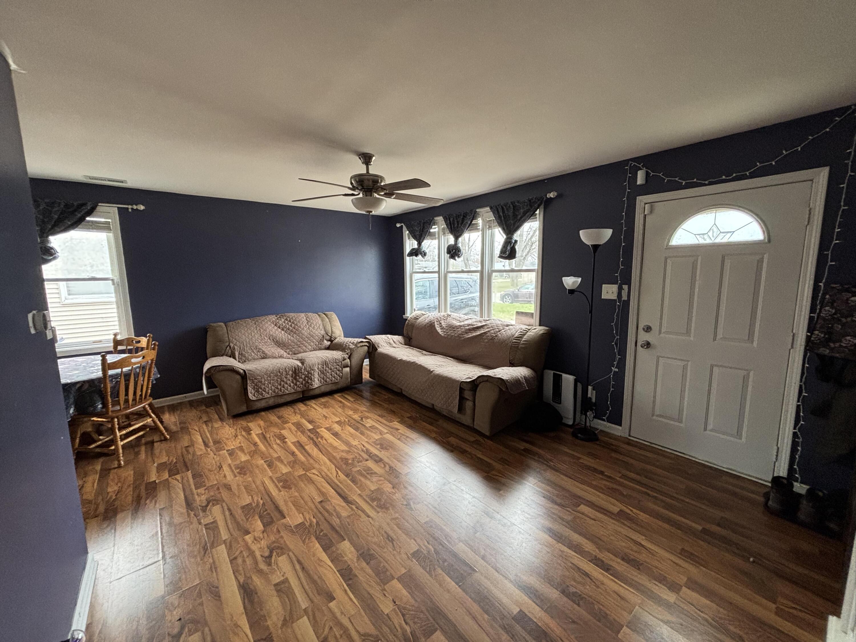 2414 Manhattan Street